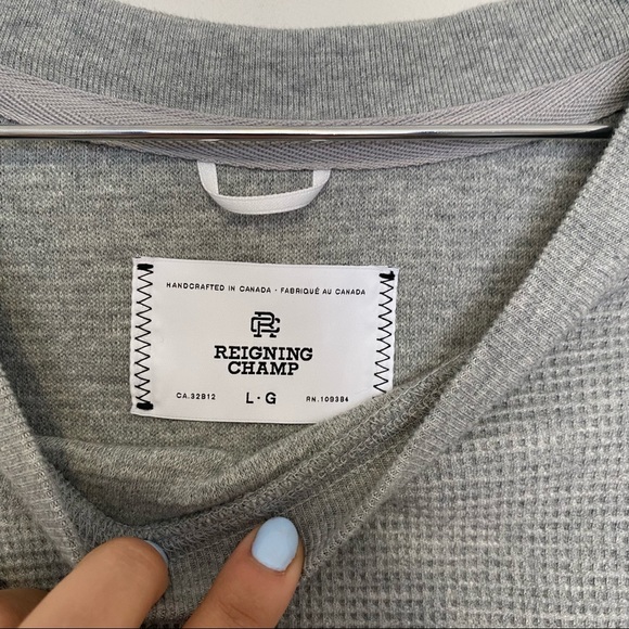 REIGNING CHAMP SWEATER - Picture 3 of 6